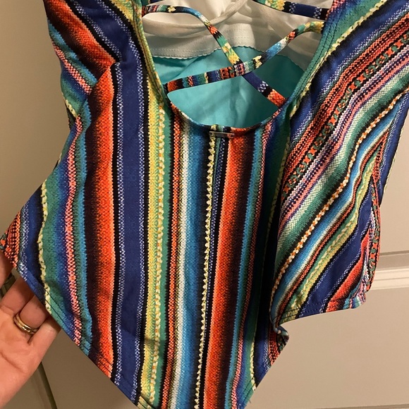 Baku Onepiece Swim - Picture 4 of 8